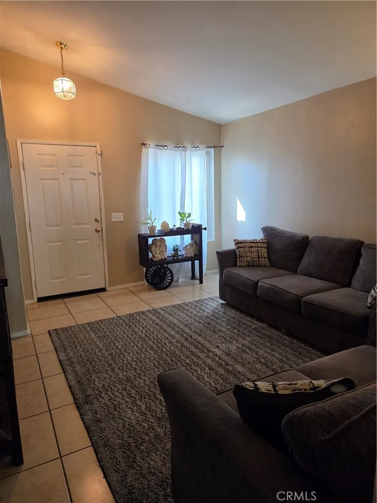 15053 Brown Victorville, CA 92394