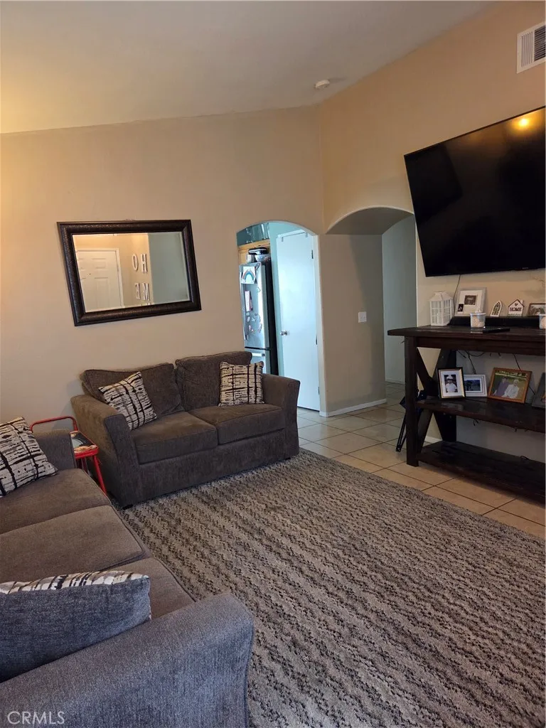 15053 Brown Victorville, CA 92394