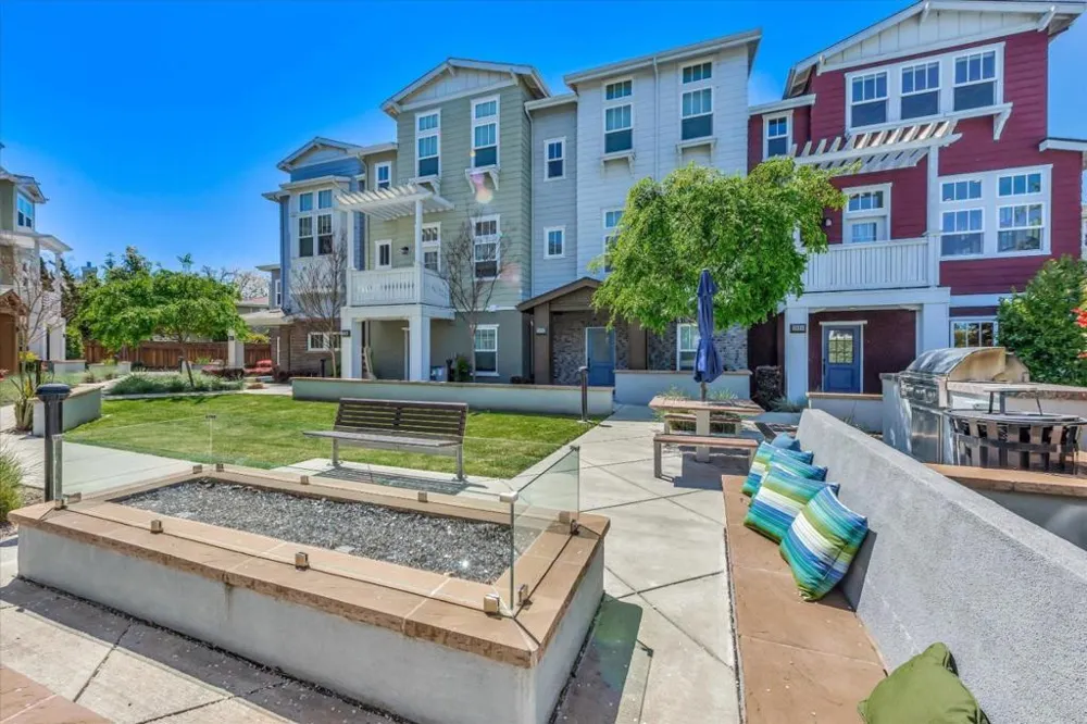 1911 Stella Street Mountain View, CA 94043