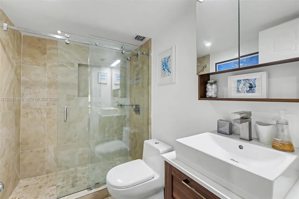170 Ocean Lane Dr #305 Key Biscayne, FL 33149