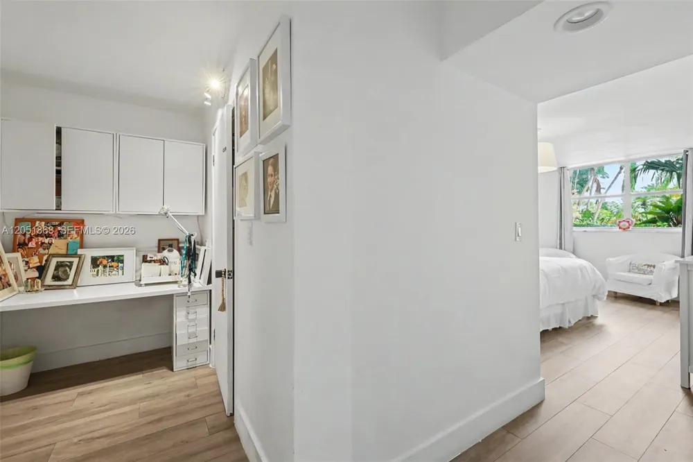 170 Ocean Lane Dr #305 Key Biscayne, FL 33149
