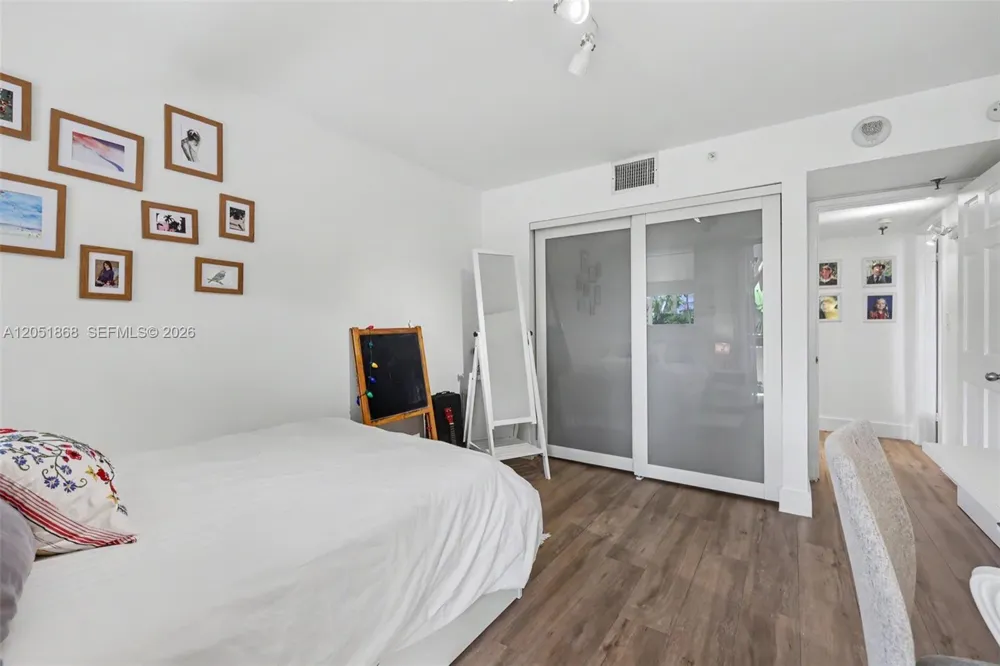 170 Ocean Lane Dr #305 Key Biscayne, FL 33149