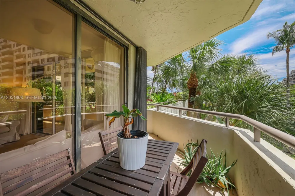 170 Ocean Lane Dr #305 Key Biscayne, FL 33149