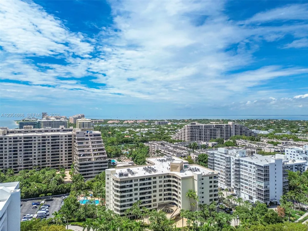 170 Ocean Lane Dr #305 Key Biscayne, FL 33149