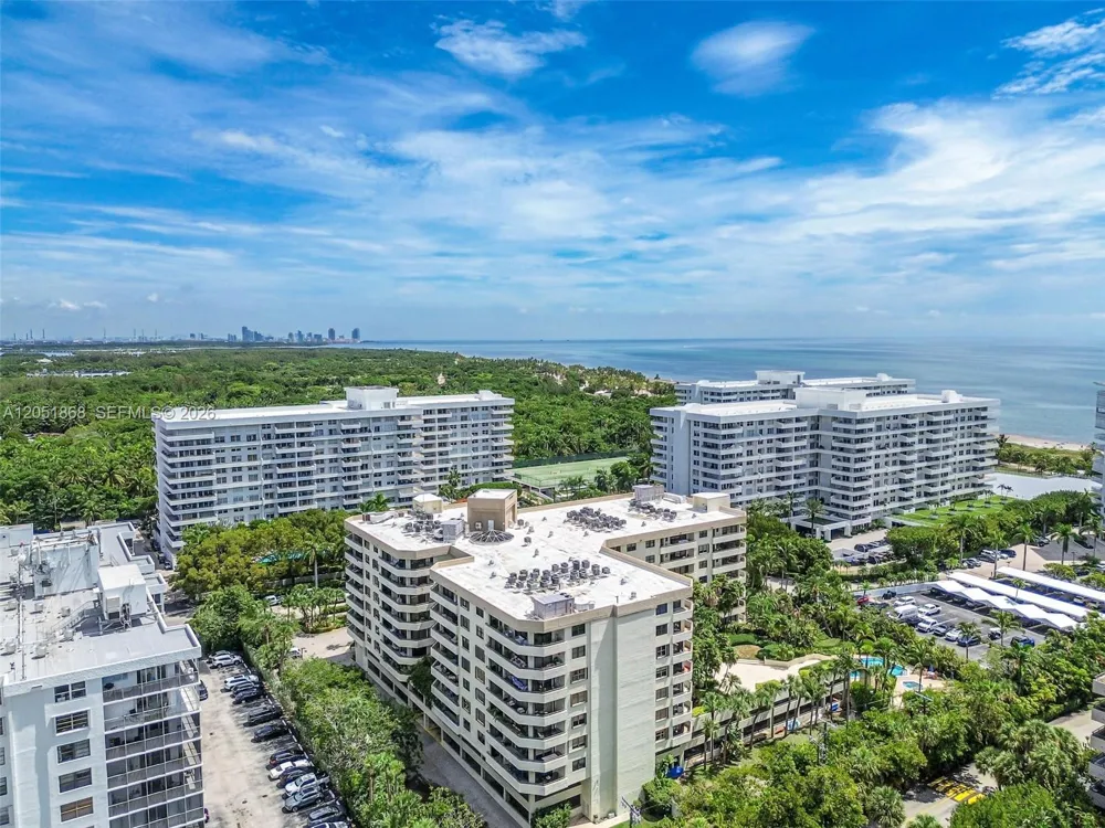 170 Ocean Lane Dr #305 Key Biscayne, FL 33149