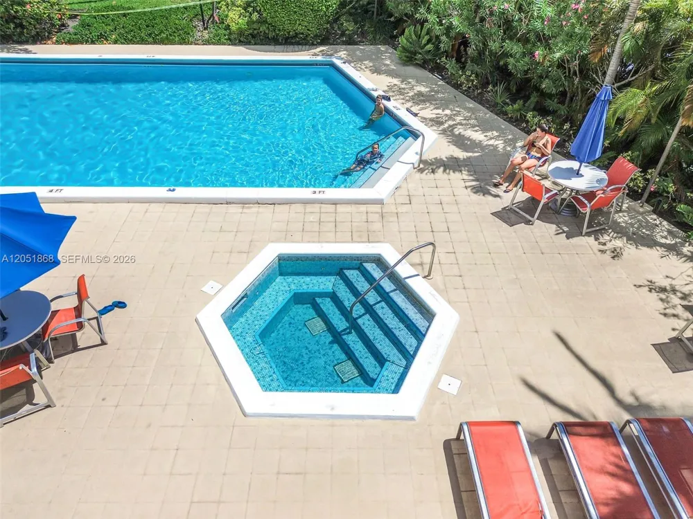 170 Ocean Lane Dr #305 Key Biscayne, FL 33149