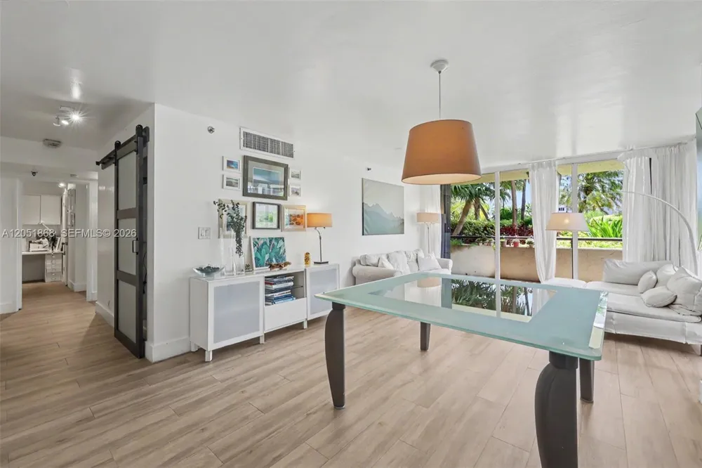 170 Ocean Lane Dr #305 Key Biscayne, FL 33149