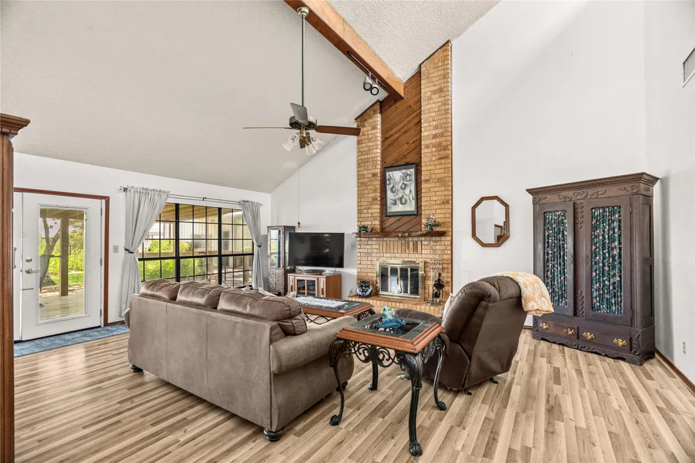 4911 Youngsford Road Marion, TX 78124