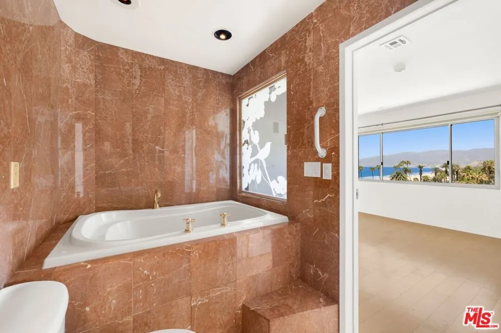 101 California Avenue #802 Santa Monica, CA 90403