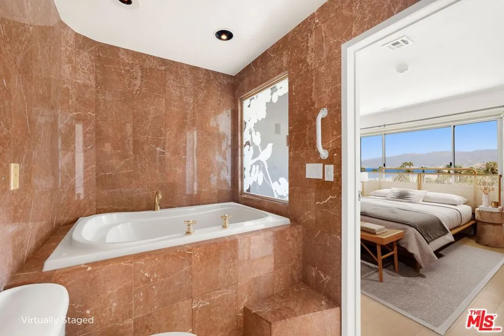 101 California Avenue #802 Santa Monica, CA 90403