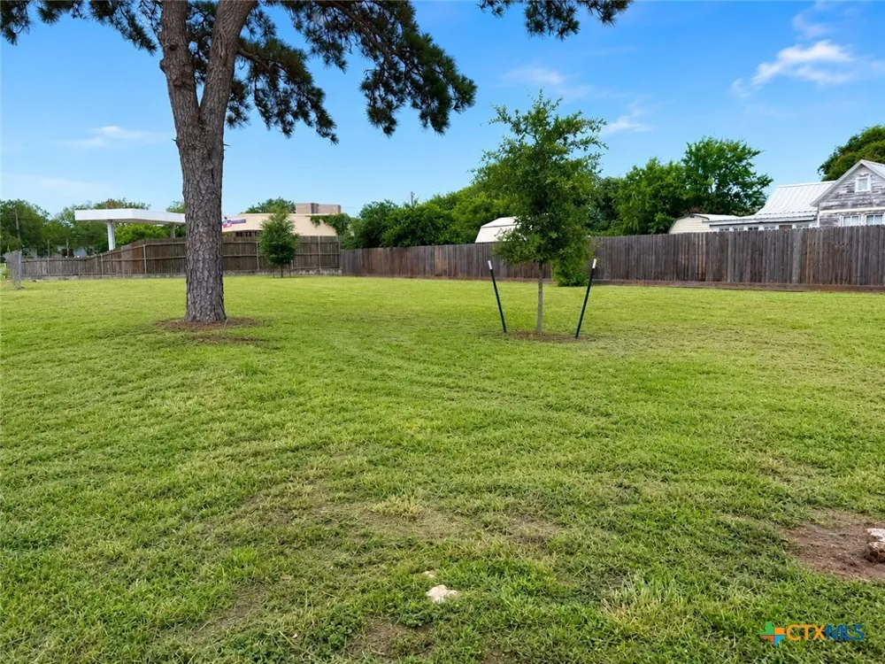 507 E River Street Victoria, TX 77901