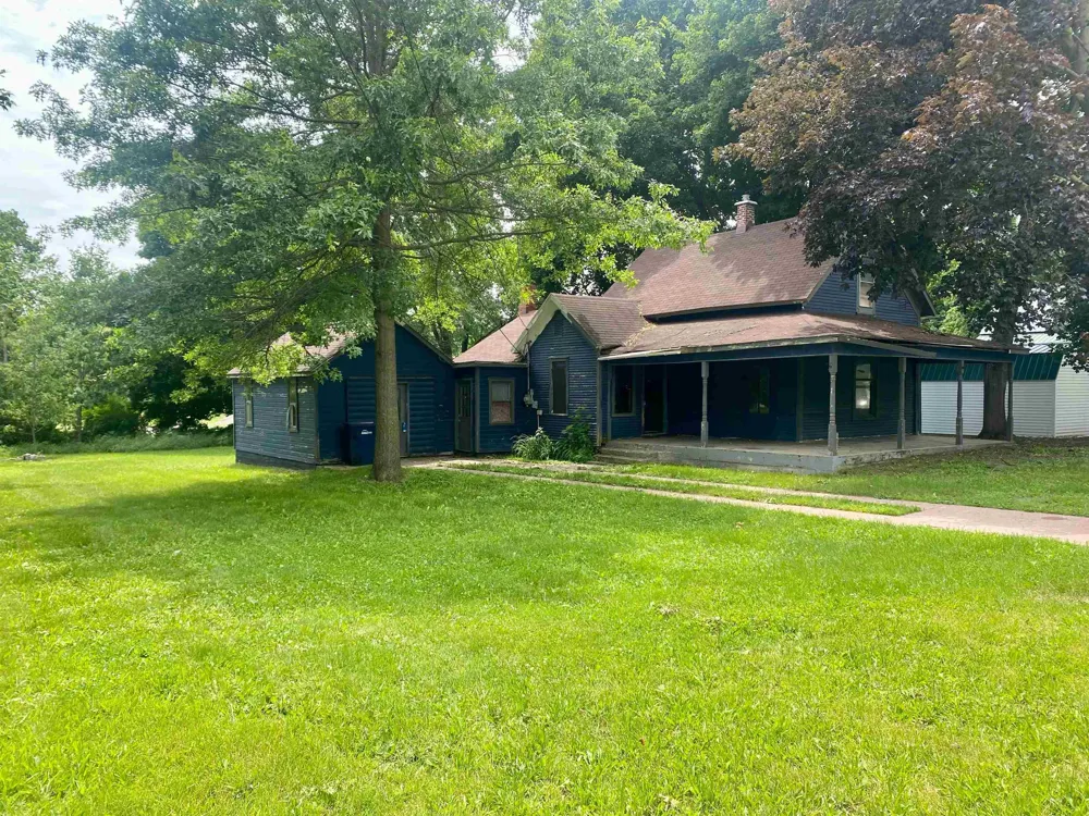 416 E Maple Street Riverside Township, MI 49657