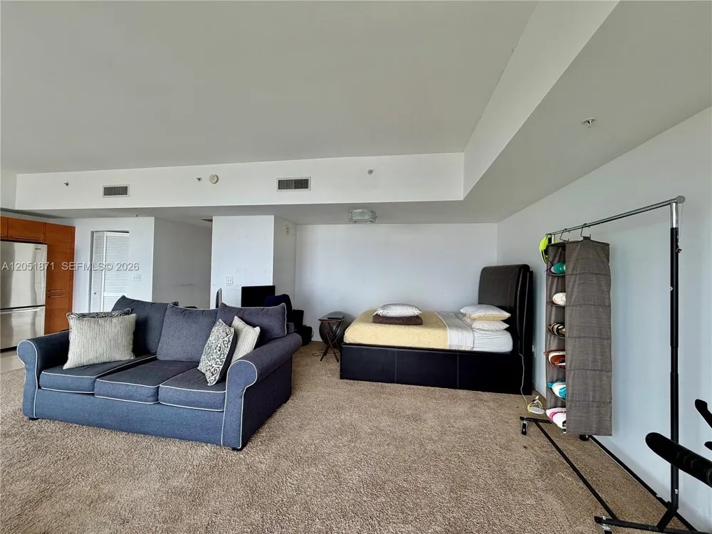 253 NE 2nd St #3907 Miami, FL 33132