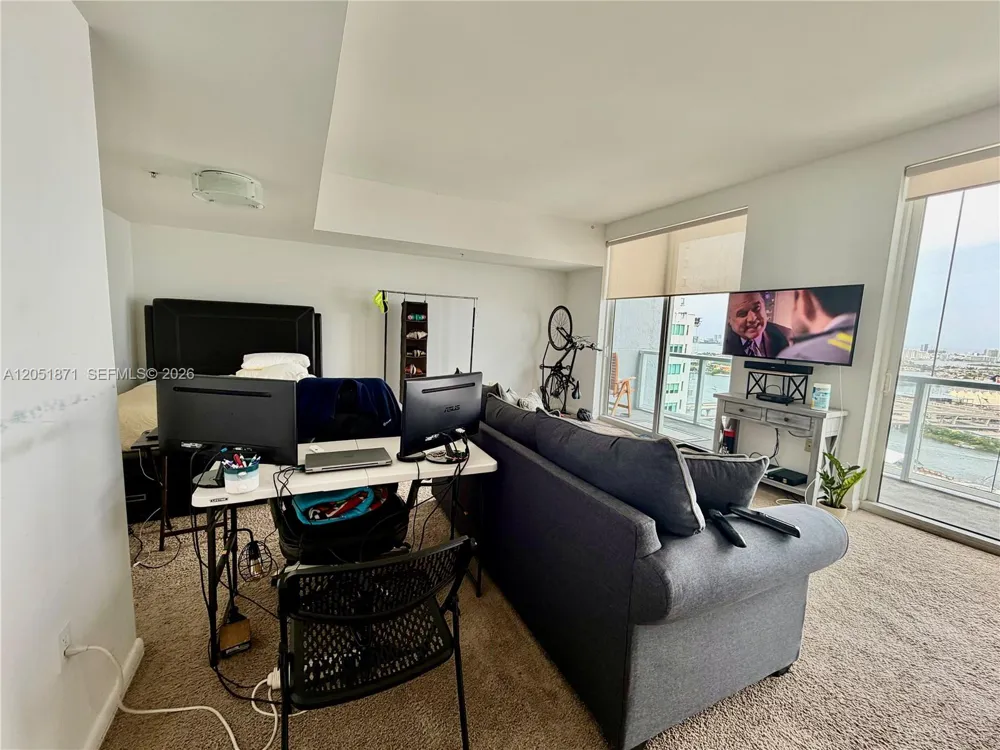 253 NE 2nd St #3907 Miami, FL 33132