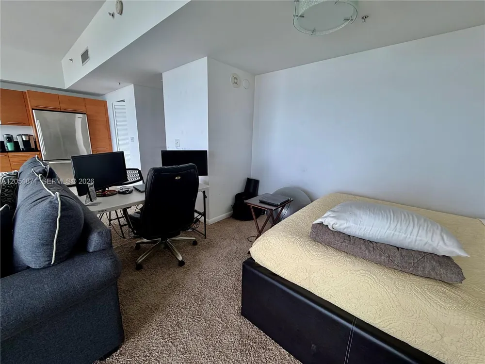 253 NE 2nd St #3907 Miami, FL 33132