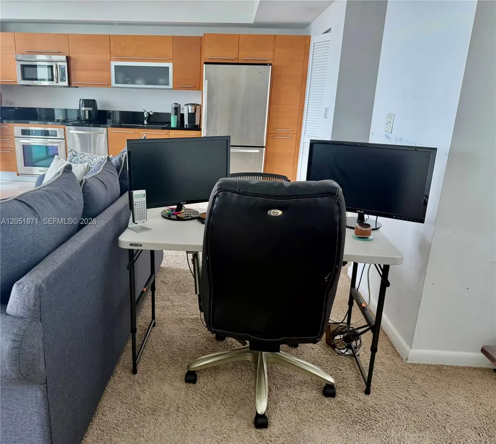 253 NE 2nd St #3907 Miami, FL 33132