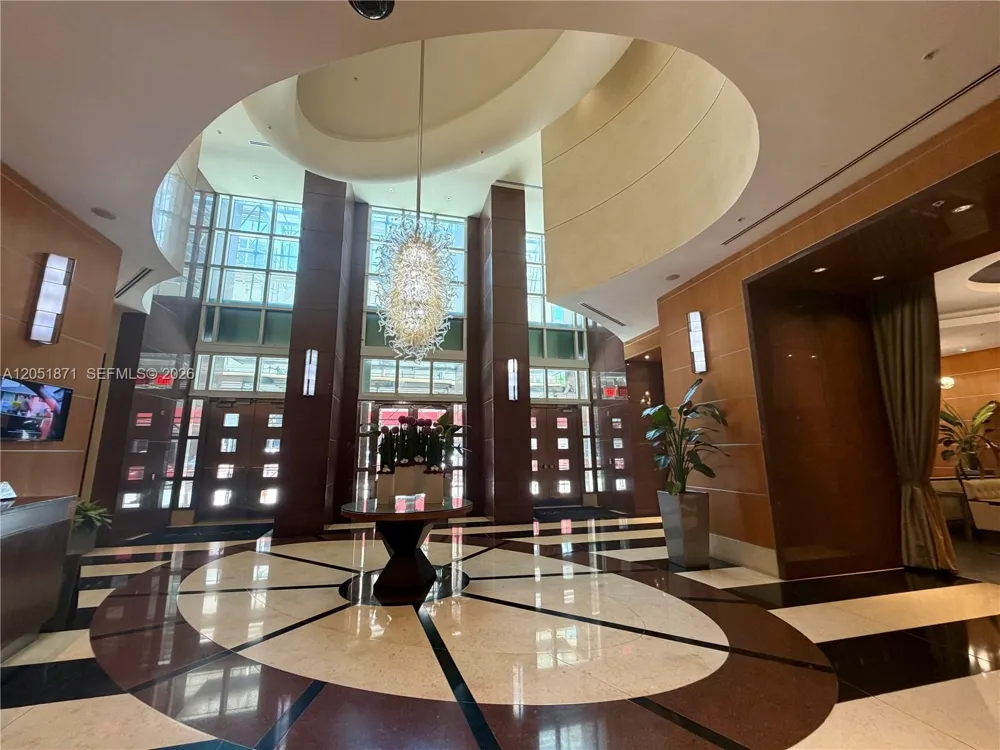 253 NE 2nd St #3907 Miami, FL 33132