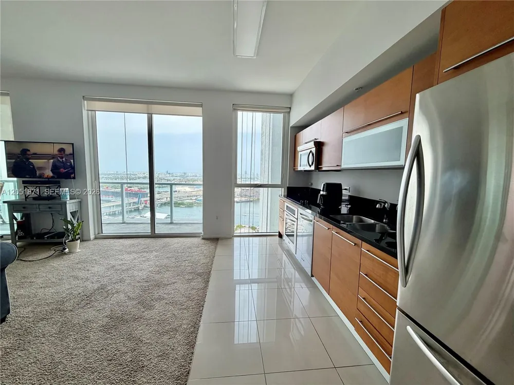 253 NE 2nd St #3907 Miami, FL 33132