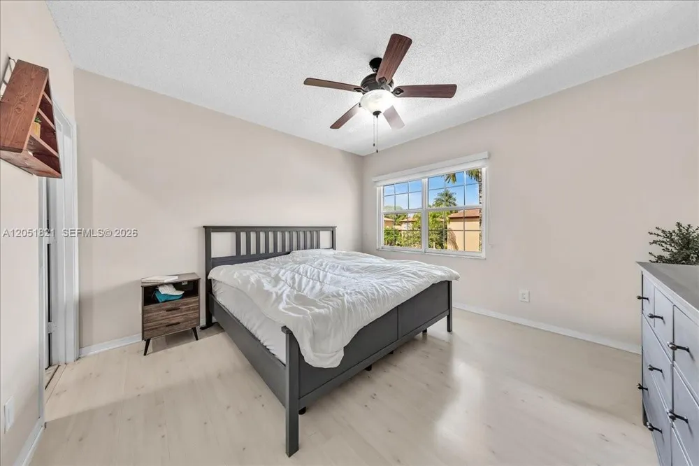 16138 Emerald Cove Rd Weston, FL 33331