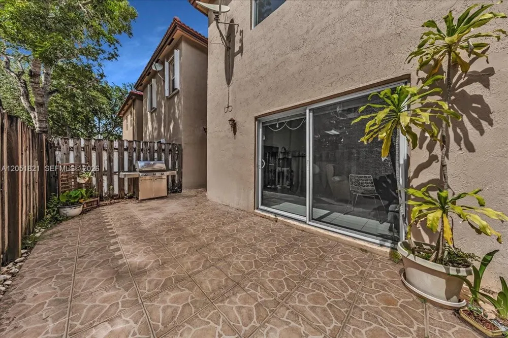 16138 Emerald Cove Rd Weston, FL 33331