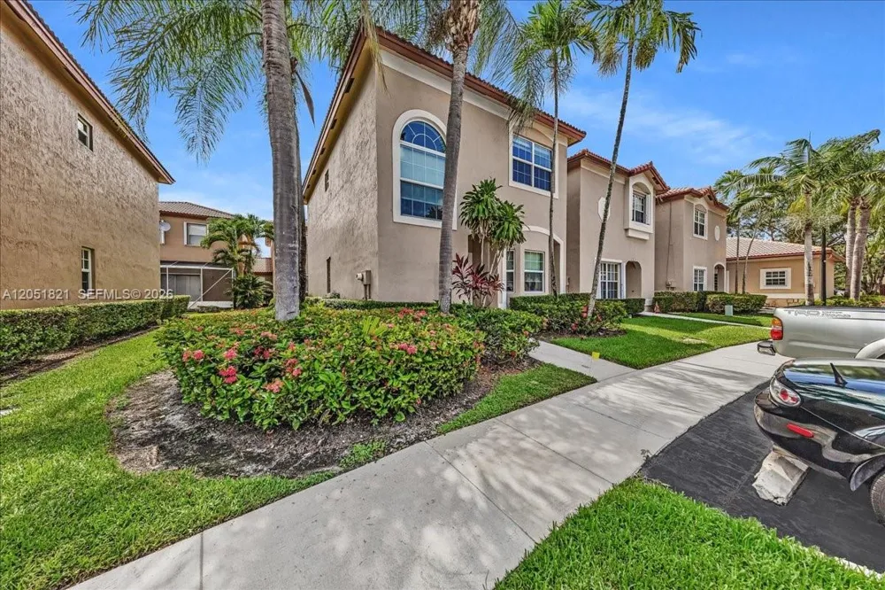 16138 Emerald Cove Rd Weston, FL 33331