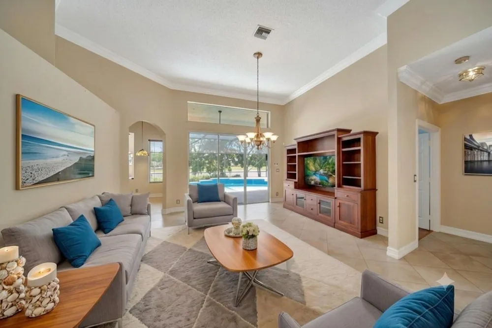 6420 NW 41st Street Coral Springs, FL 33067