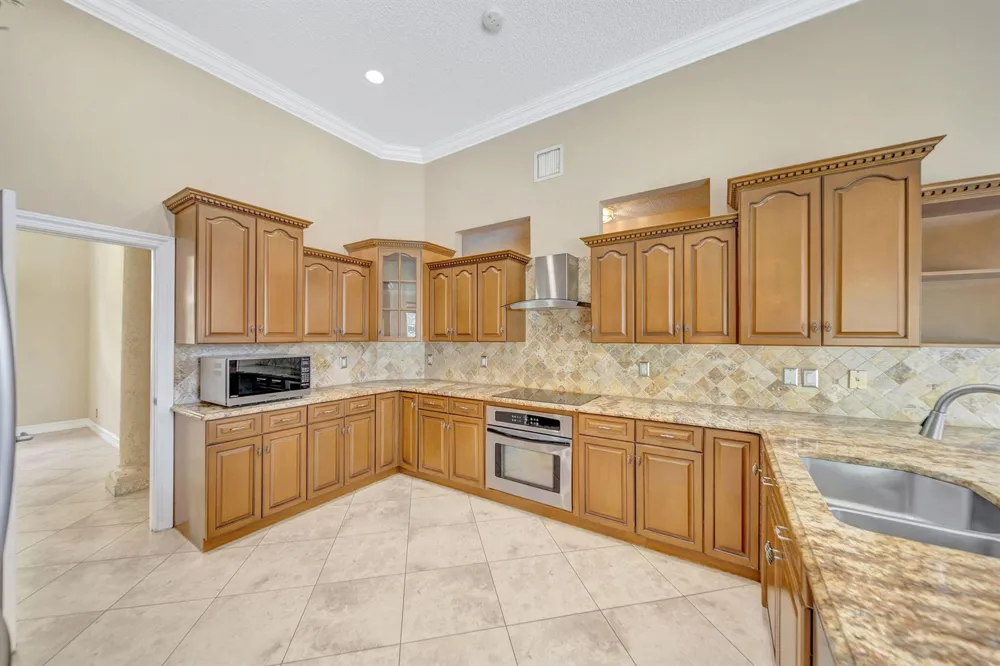 6420 NW 41st Street Coral Springs, FL 33067