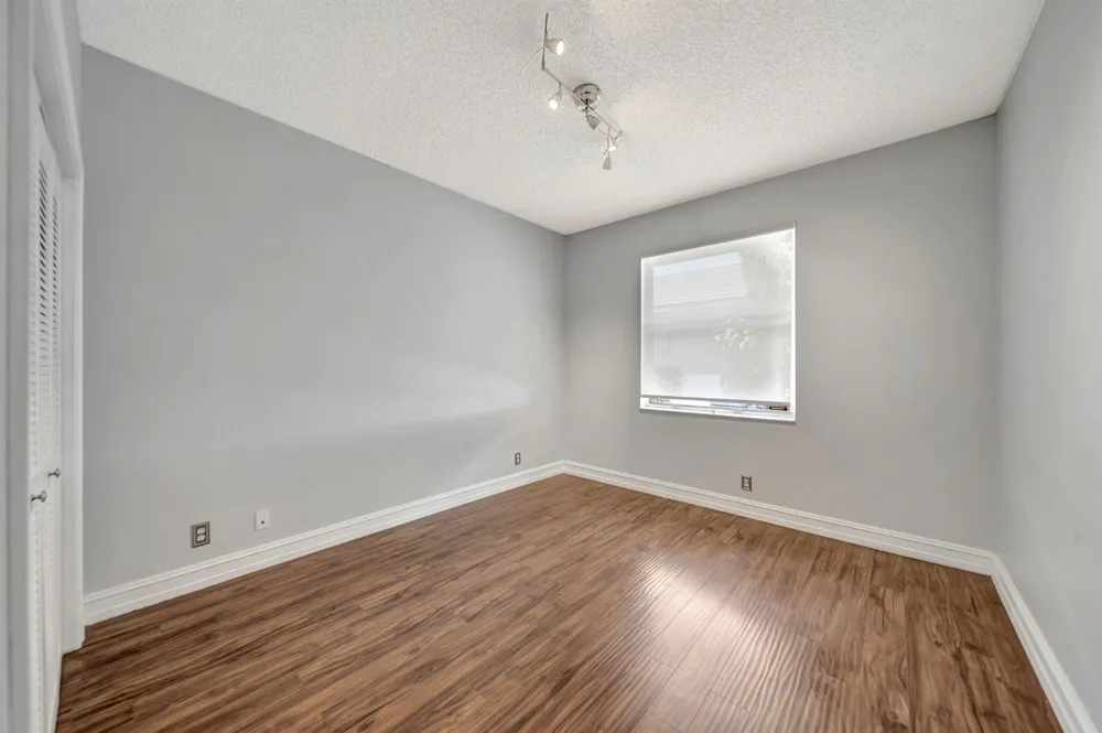 6420 NW 41st Street Coral Springs, FL 33067