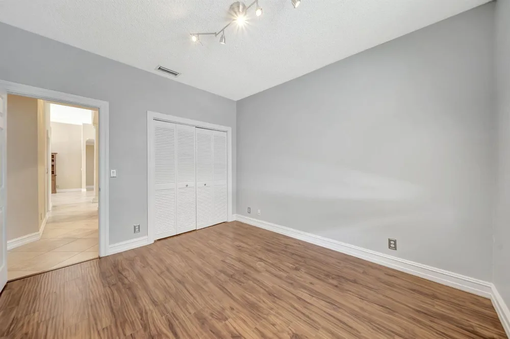 6420 NW 41st Street Coral Springs, FL 33067