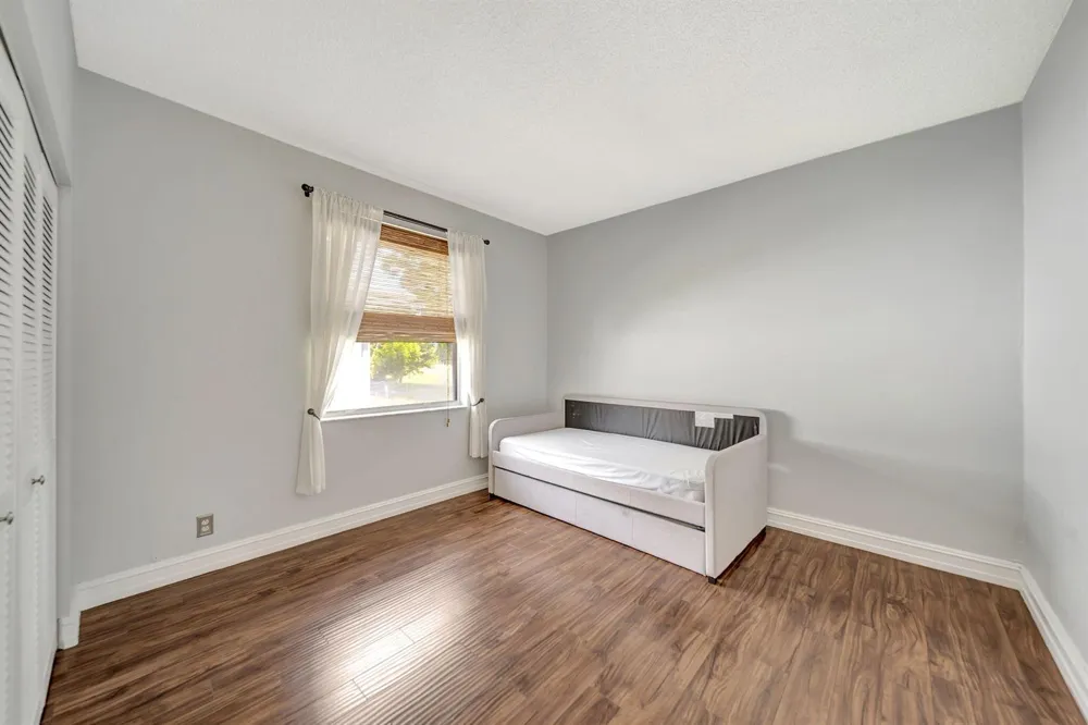 6420 NW 41st Street Coral Springs, FL 33067