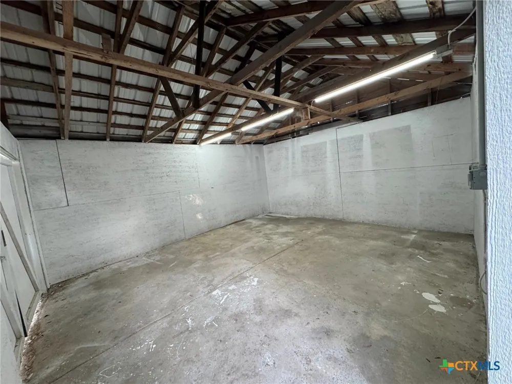621 E Gonzales Street Seguin, TX 78155