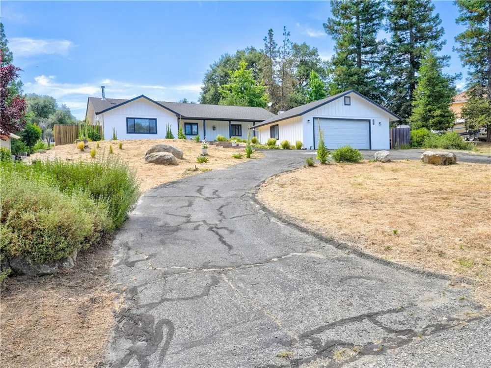 40446 Goldside Oakhurst, CA 93644