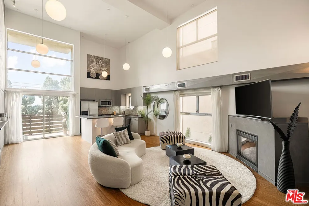 7062 Hawthorn Avenue #203 Los Angeles, CA 90028