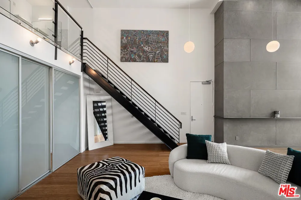 7062 Hawthorn Avenue #203 Los Angeles, CA 90028