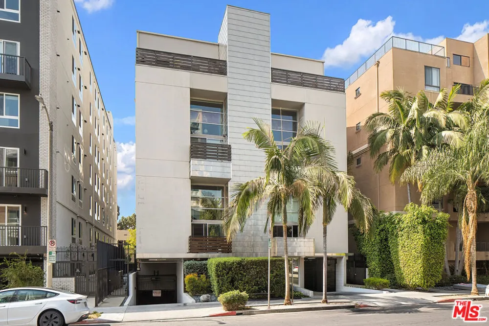 7062 Hawthorn Avenue #203 Los Angeles, CA 90028