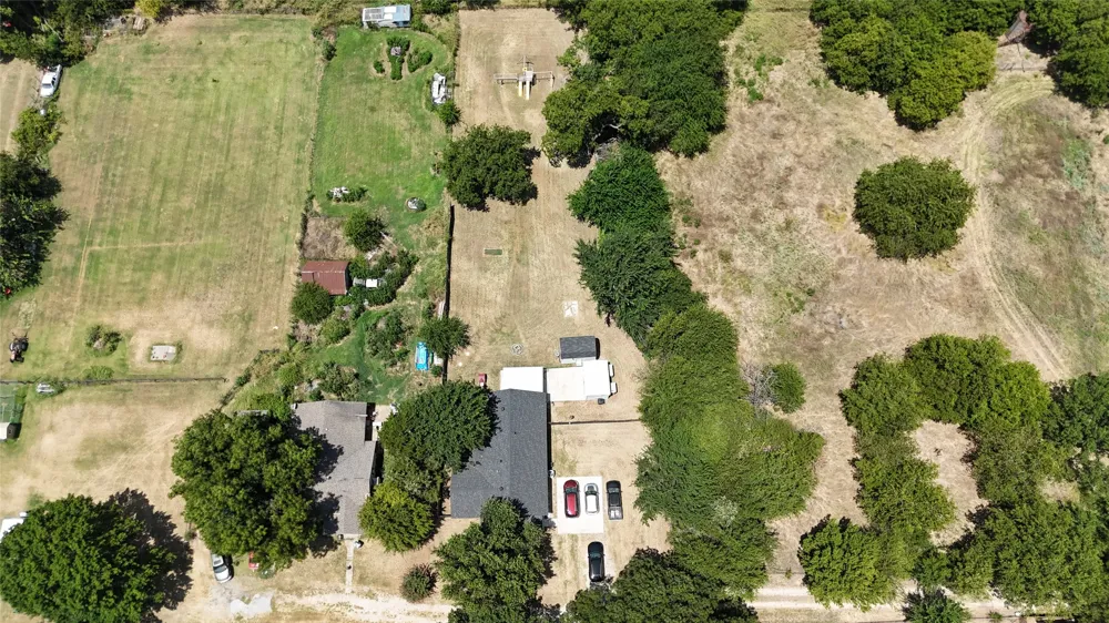 200 S Mimosa Street Paradise, TX 76073