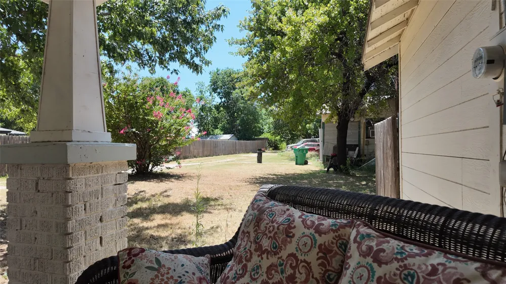 200 S Mimosa Street Paradise, TX 76073