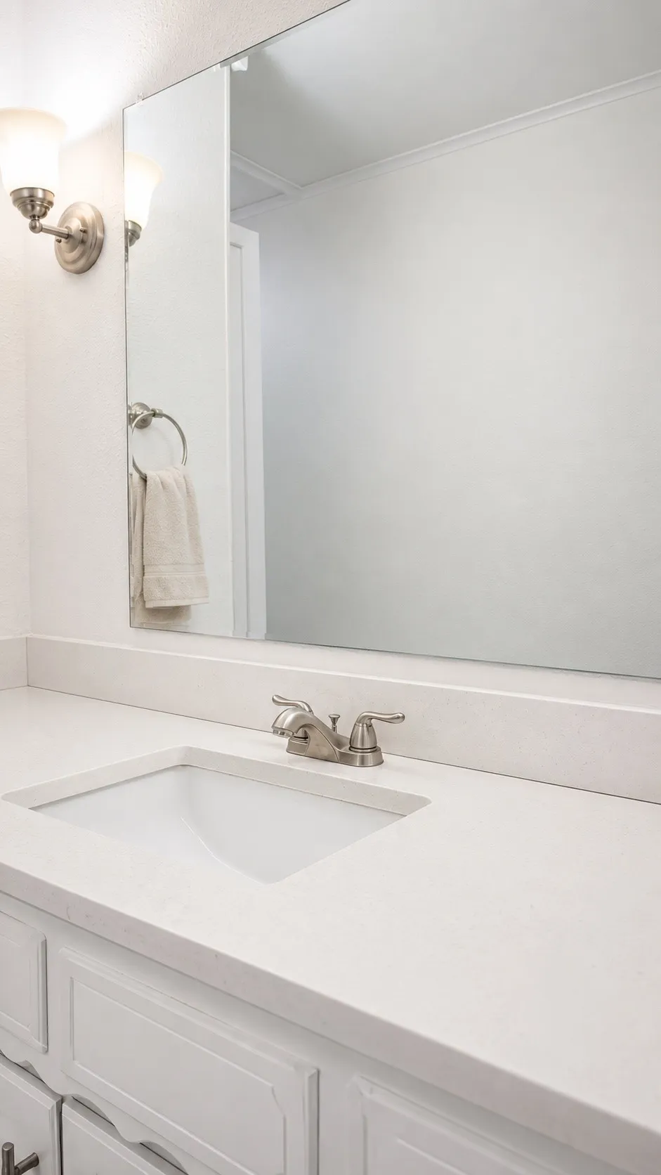 200 S Mimosa Street Paradise, TX 76073