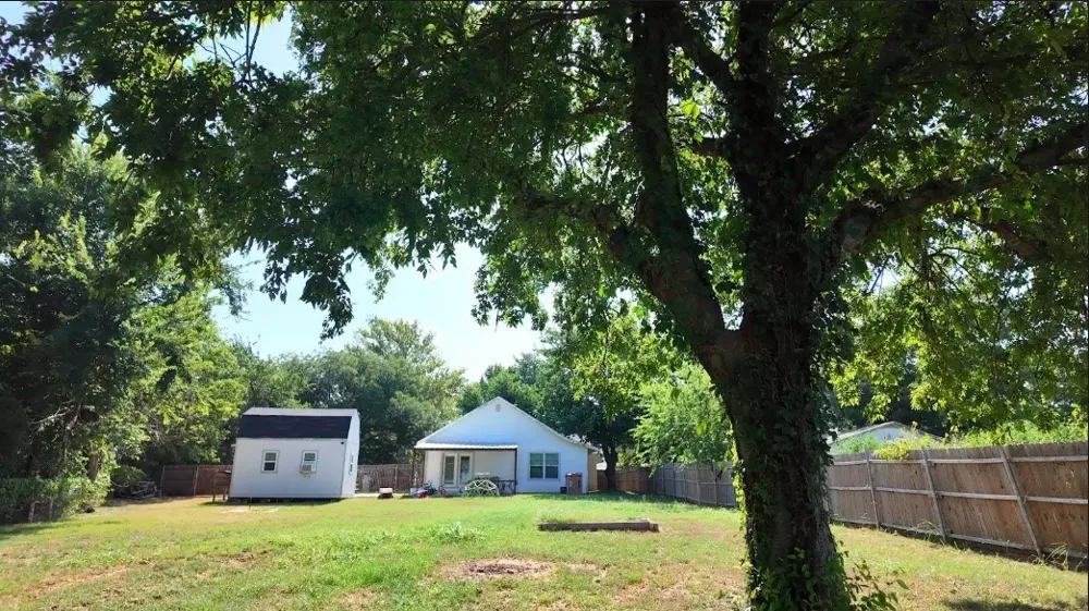 200 S Mimosa Street Paradise, TX 76073