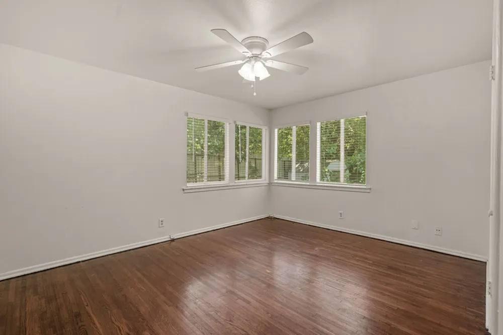 4509 Donnelly Avenue Fort Worth, TX 76107