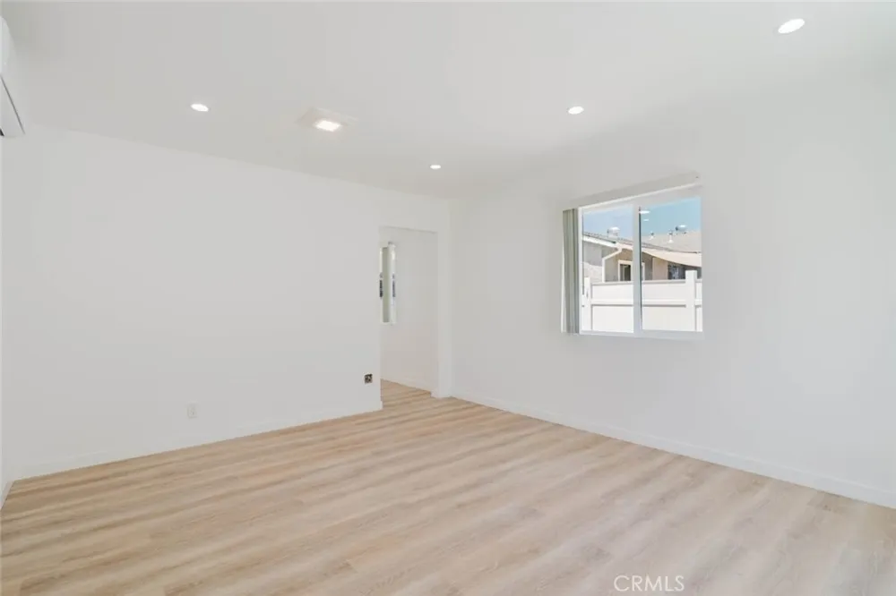 13138 Corcoran San Fernando, CA 91340