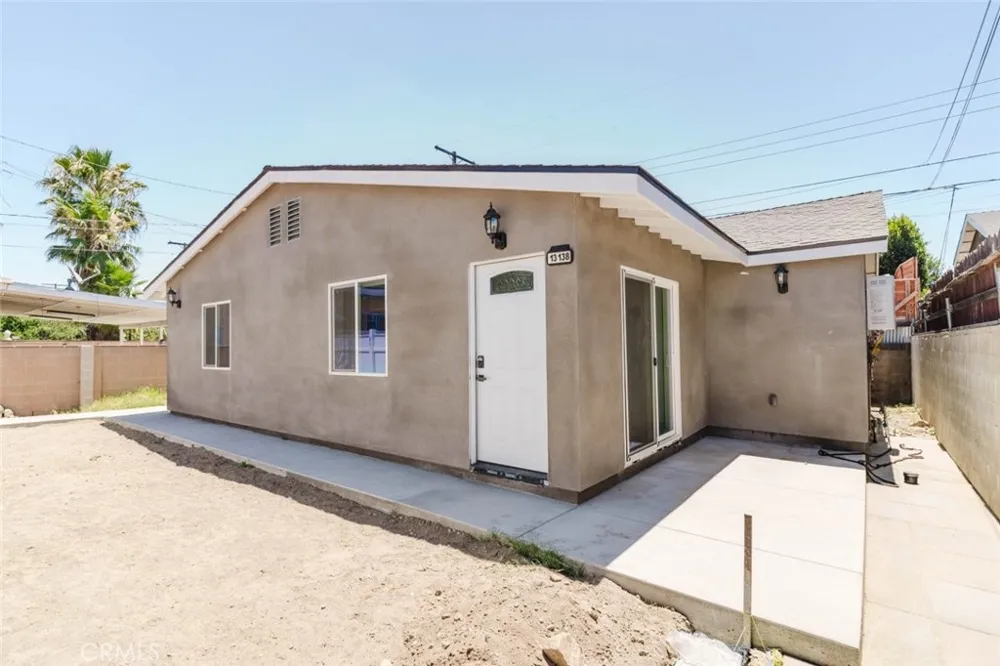 13138 Corcoran San Fernando, CA 91340