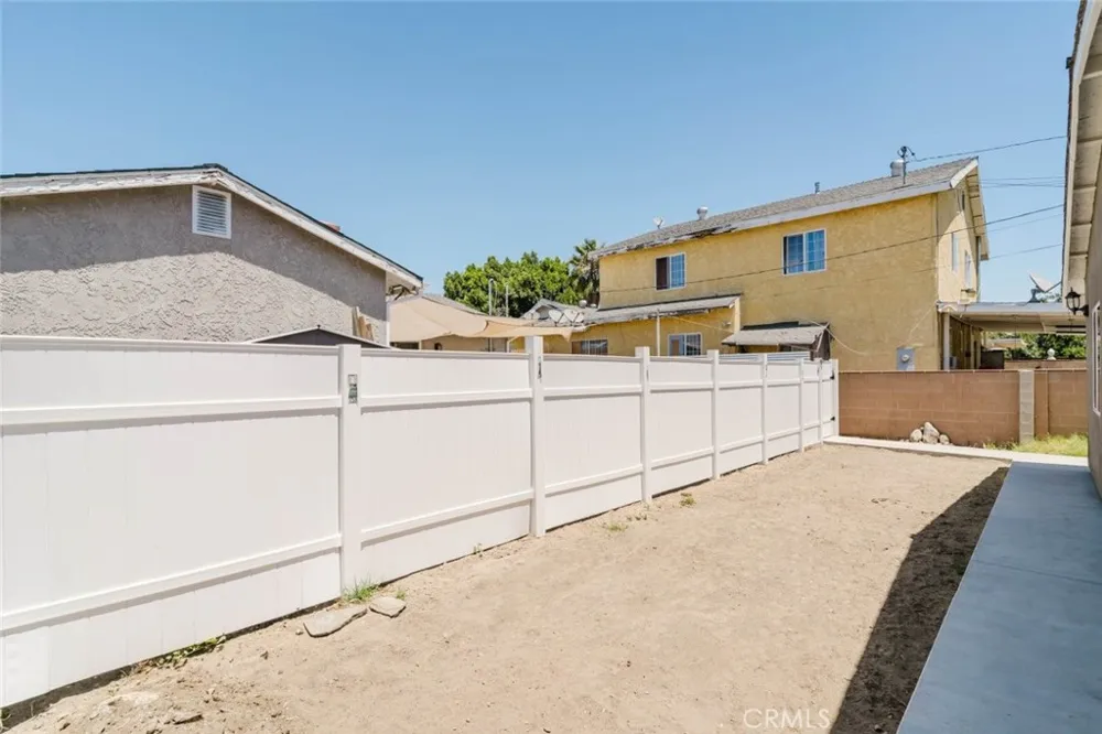 13138 Corcoran San Fernando, CA 91340