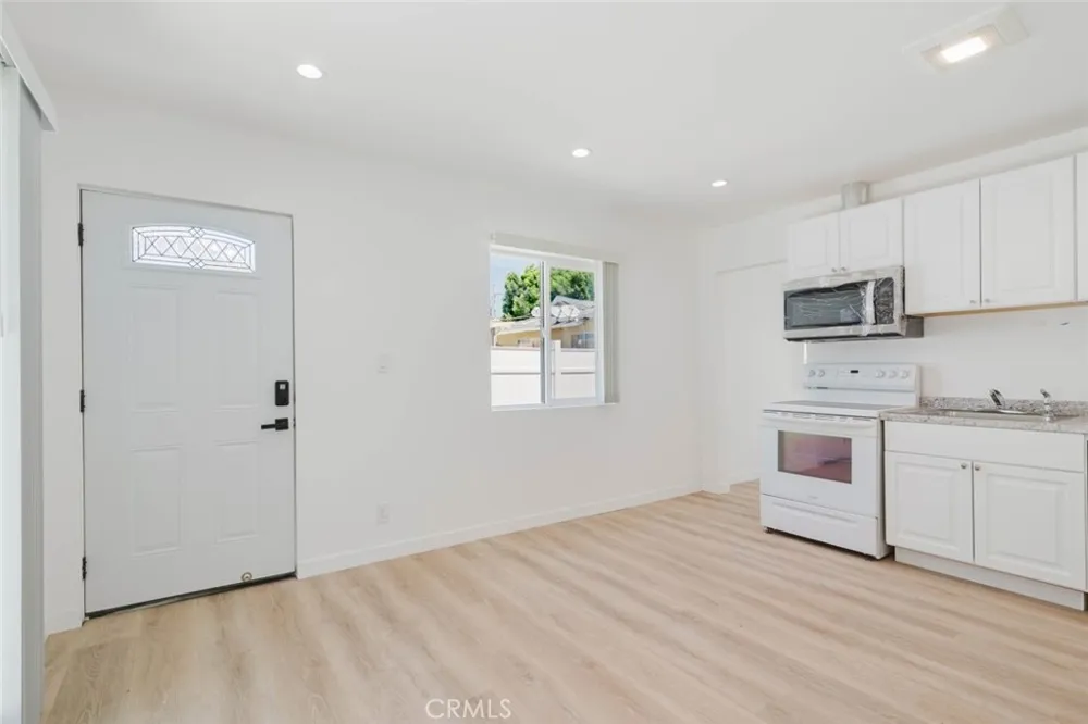13138 Corcoran San Fernando, CA 91340