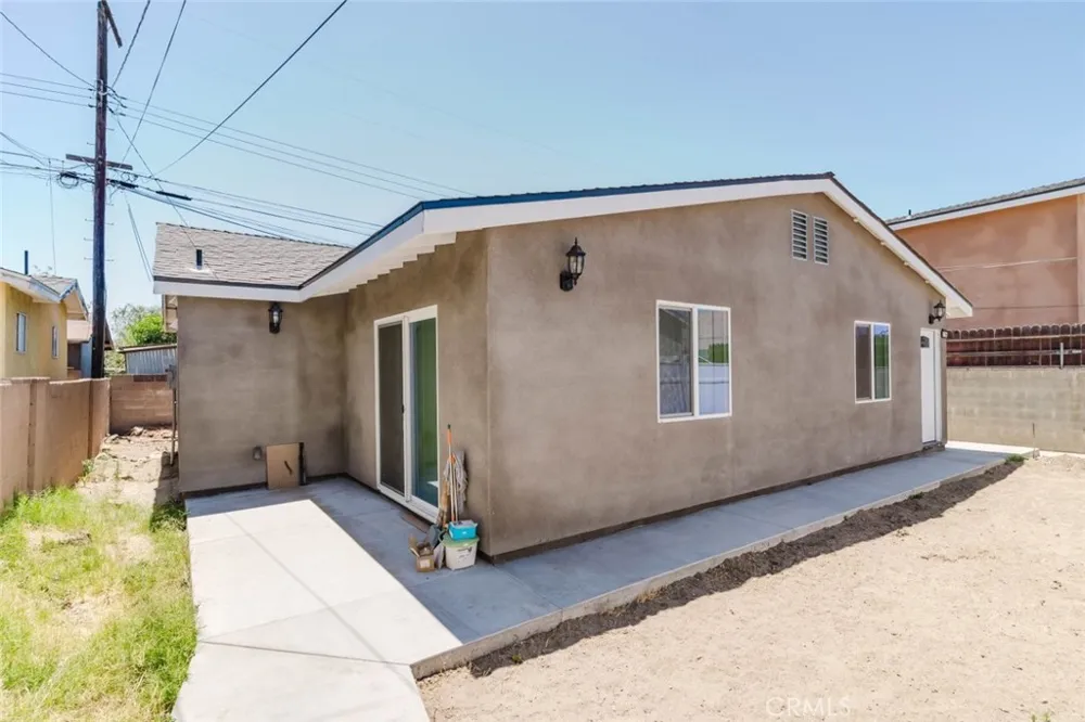 13138 Corcoran San Fernando, CA 91340