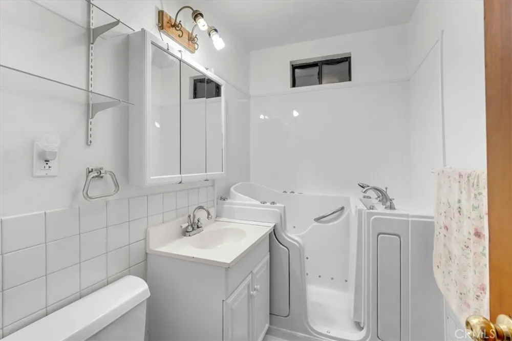803 Colusa Corning, CA 96021