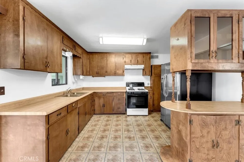803 Colusa Corning, CA 96021