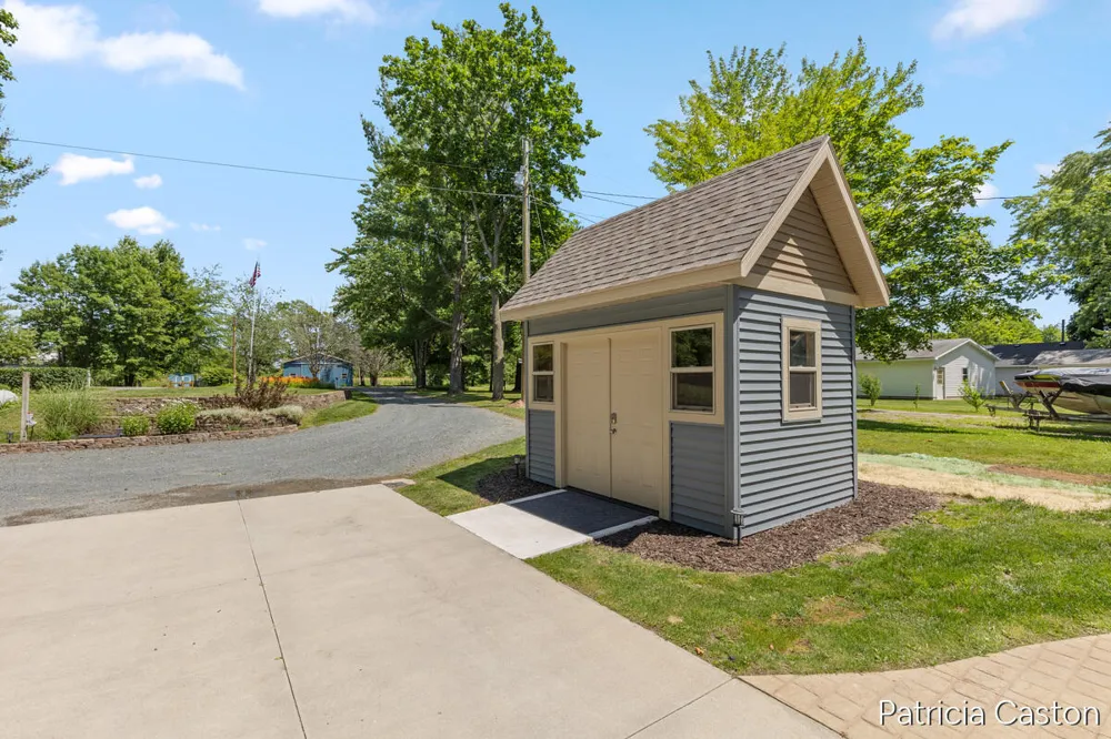 5295 S Eden Lake Road Eden Township, MI 49405