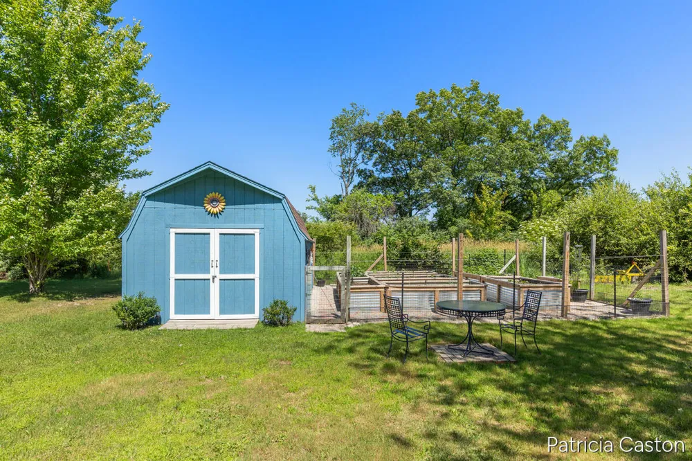 5295 S Eden Lake Road Eden Township, MI 49405