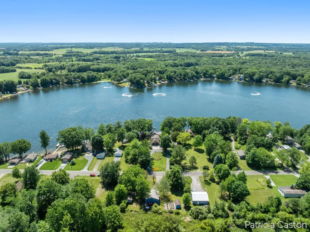 5295 S Eden Lake Road Eden Township, MI 49405